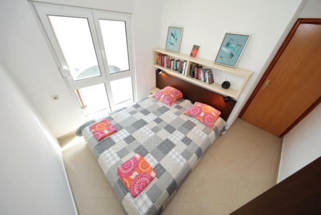 Iris Apartment *